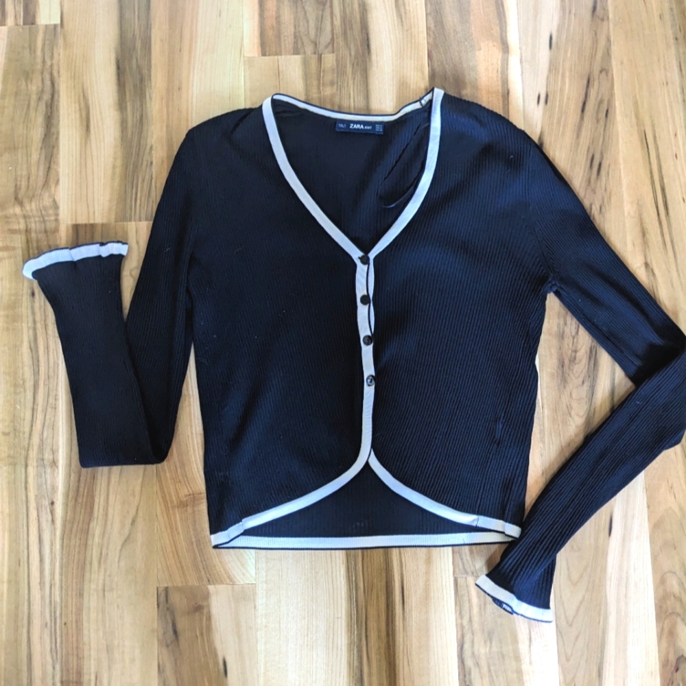 Zara Knit ribbed black cardigan with white trim - M